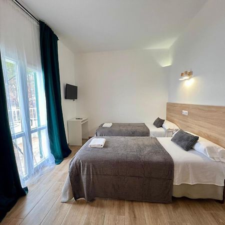 Hostal Oasis Dor Cala D´Or Екстериор снимка