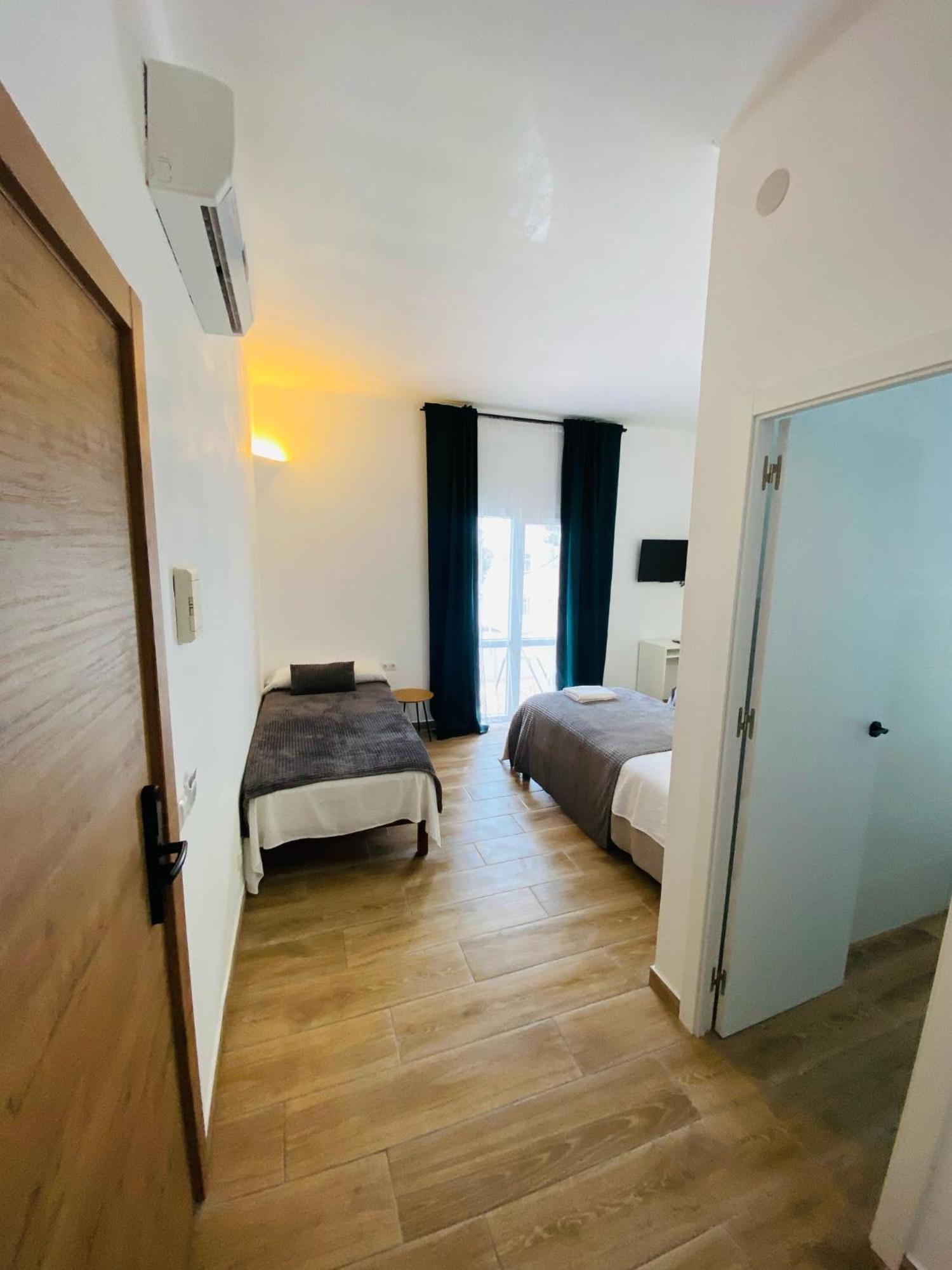 Hostal Oasis Dor Cala D´Or Екстериор снимка