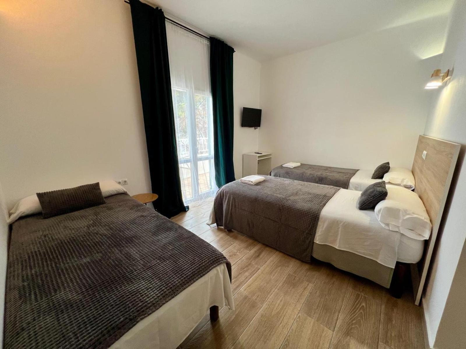 Hostal Oasis Dor Cala D´Or Екстериор снимка